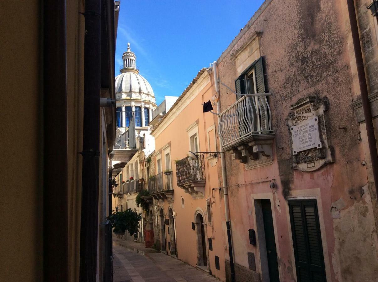 Bframe Cornice Barocca Ragusa Buitenkant foto
