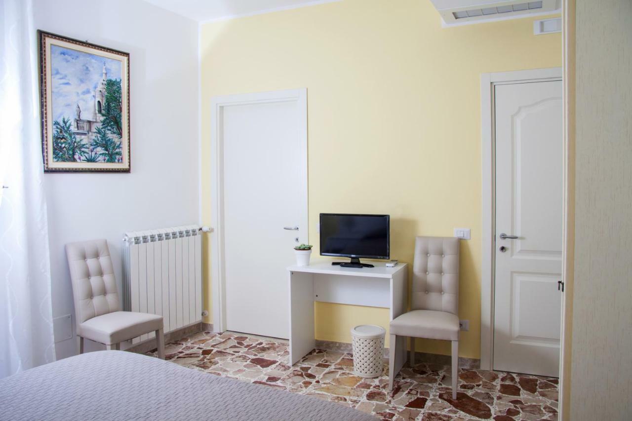 Bframe Cornice Barocca Ragusa Buitenkant foto